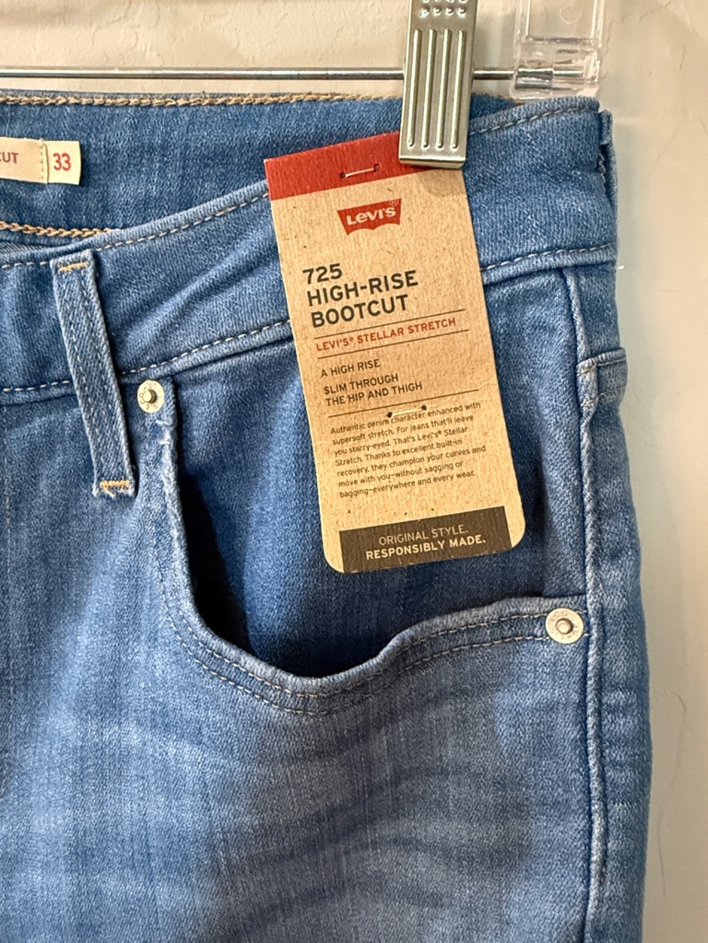NWT Levis Women’s 725 High Rise Boot Cut Classic Blue Denim Jeans Size 33 x 30